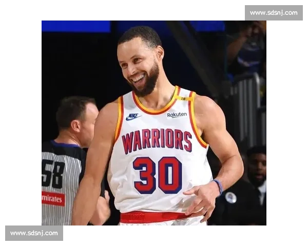 当库里手感火热，勇士王朝要回来了吗月度MVP实至名归！